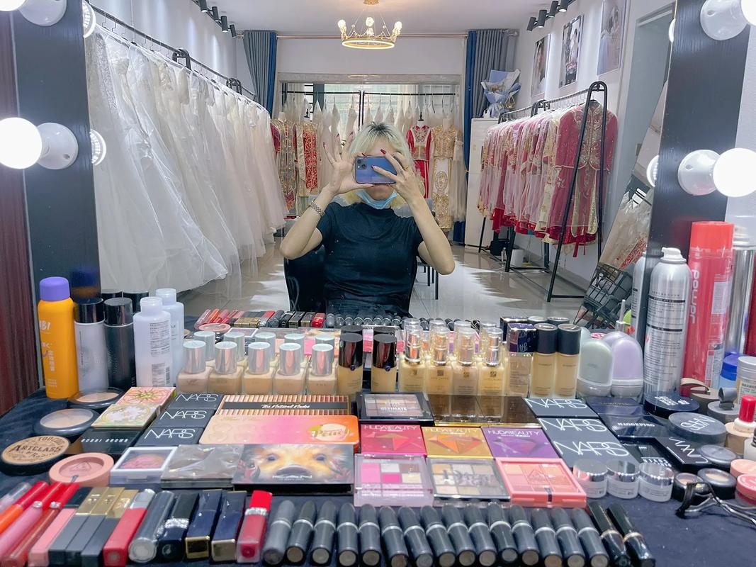 把家變成工作室,忙完就睡,夢中的工作這種化妝品擺放我 - 抖